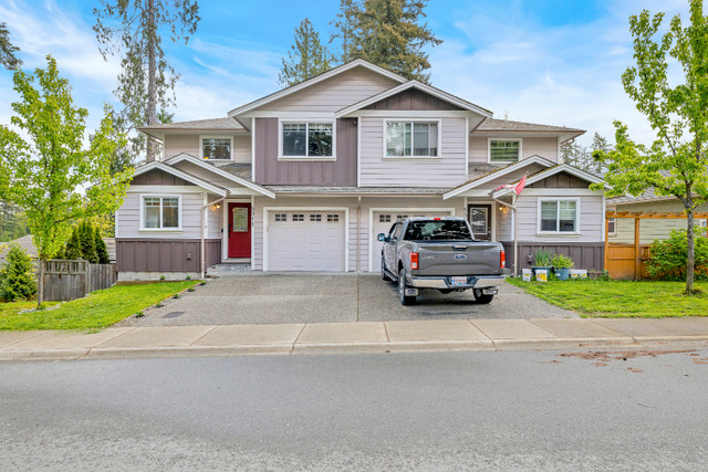 MORTGAGE HELPER - 4 BED, 4 BATH 1/2 DUPLEX IN STONEMANOR ESTATES in Houses for Sale in Cowichan Valley / Duncan - Image 2