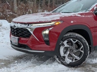 Convenience Package - Driver Confidence Package - Wireless Phone Projection - Heated Steering Wheel... (image 2)