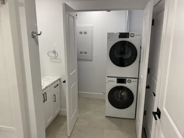 1 Bedroom Top-Floor Apt next to UNB! 511-49 Forest Hill in Long Term Rentals in Fredericton - Image 11