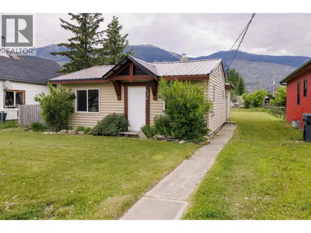 956 4TH AVENUE McBride, British Columbia in Houses for Sale in Quesnel - Image 4