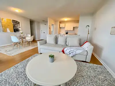 FULLY FURNISHED 2 BDRM Apartment Across from Dal for Sept 1st!