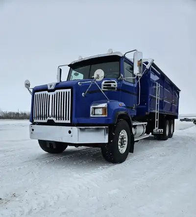 2016 Western Star 4700 Grain Truck Mileage: 535,646 kms Engine: 350 HP Cummins ISL9 Transmission: Al...