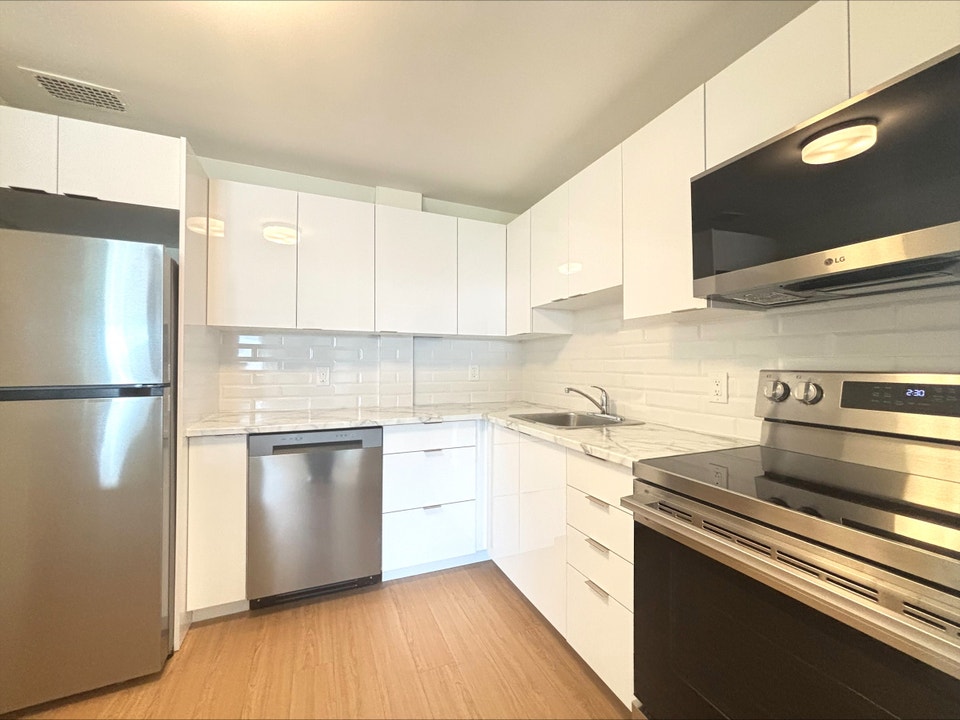 BEAUTIFUL 2BD UNITS NEWLY RENOVATED READY OCT 1ST! 2