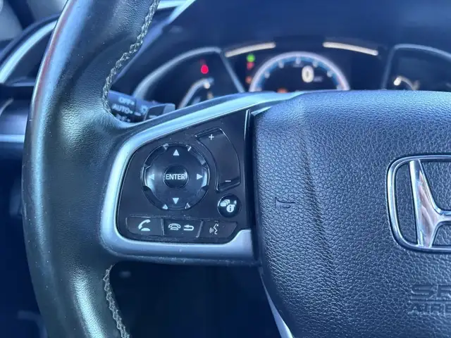 2020 Honda Civic Sedan Touring in Cars & Trucks in Comox / Courtenay / Cumberland - Image 20