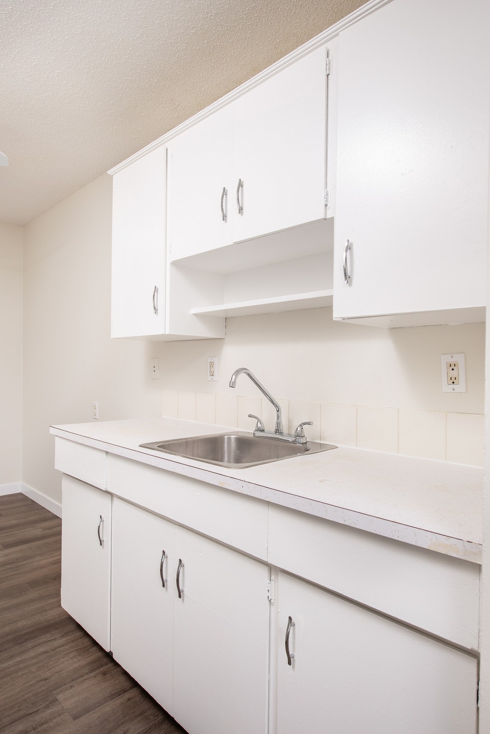 Emerald Court - 1 Bedroom Apartment for Rent 4