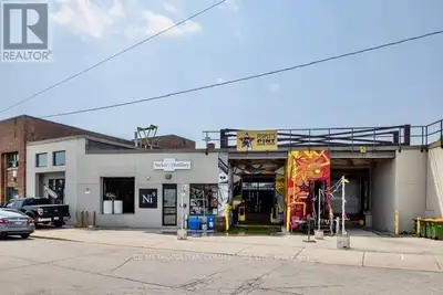 Industrial unit with One(1) truck level shipping bay, small office /reception (id:24493) MLS® #W1296...
