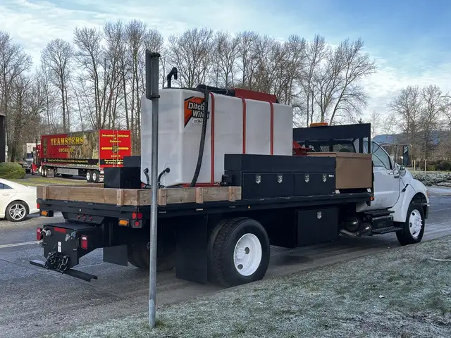2011 Ford F750 18 Foot Cummins Manual Flatdeck in Heavy Trucks in Winnipeg - Image 12