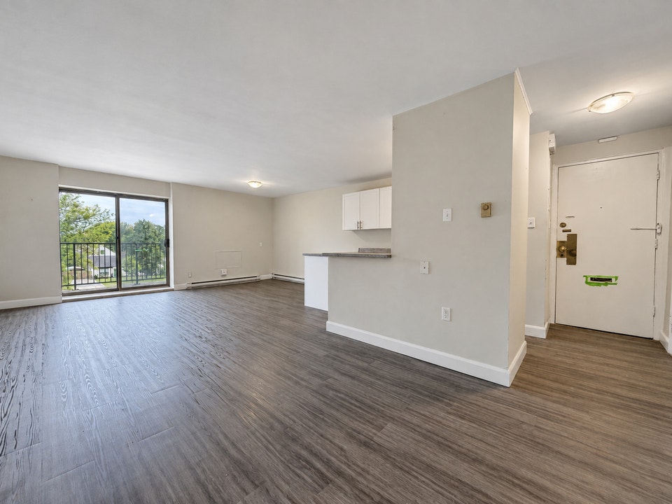 301 - 880 Colborne Road 2