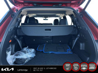 2024 Mitsubishi Outlander PHEV LE Experience the Mitsubishi Outlander PHEV LE with only 639 km on th... (image 6)