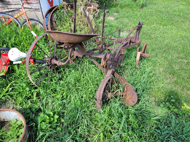 Antique  plow for yard art in Arts & Collectibles in Belleville - Image 3