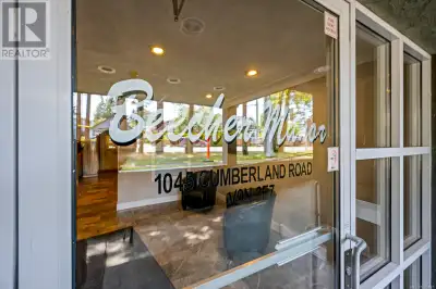 BEAUTIFULLY RENOVATED & MOVE-IN READY! This immaculate 2-bedroom, 2-bath, 907 sqft ground-floor unit...