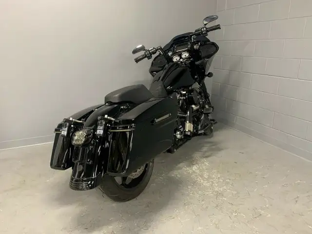2017 Harley-Davidson Road Glide Special in Street, Cruisers & Choppers in Oshawa / Durham Region - Image 7