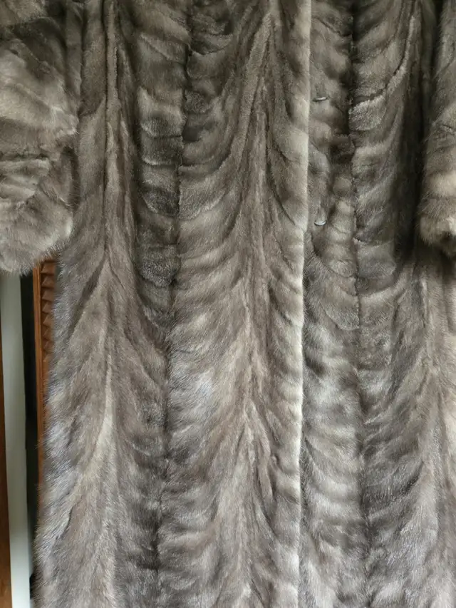 Mink Coat in Women's - Tops & Outerwear in Red Deer - Image 5