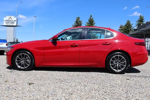 2017 Alfa Romeo Giulia579217427090657281