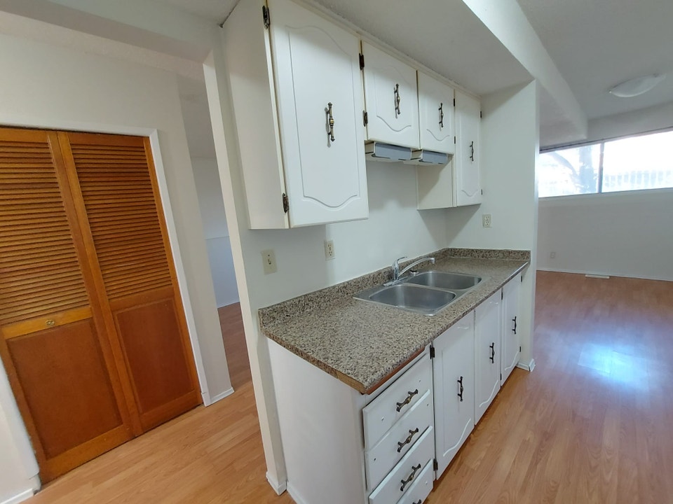 3 Bedroom 4-Plex Located in Normandeau!!! 3
