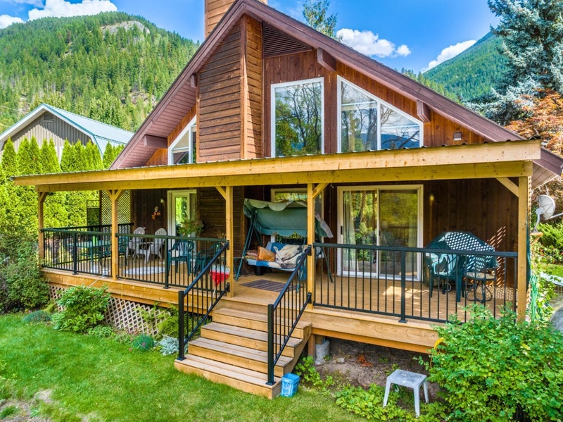 13545 MOUNTAIN SHORES ROAD Boswell, British Columbia Houses for Sale