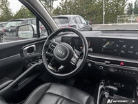 This Kia Sorento delivers a Intercooled Turbo Regular Unleaded I-4 2.5 L/152 engine powering this Au... (image 8)