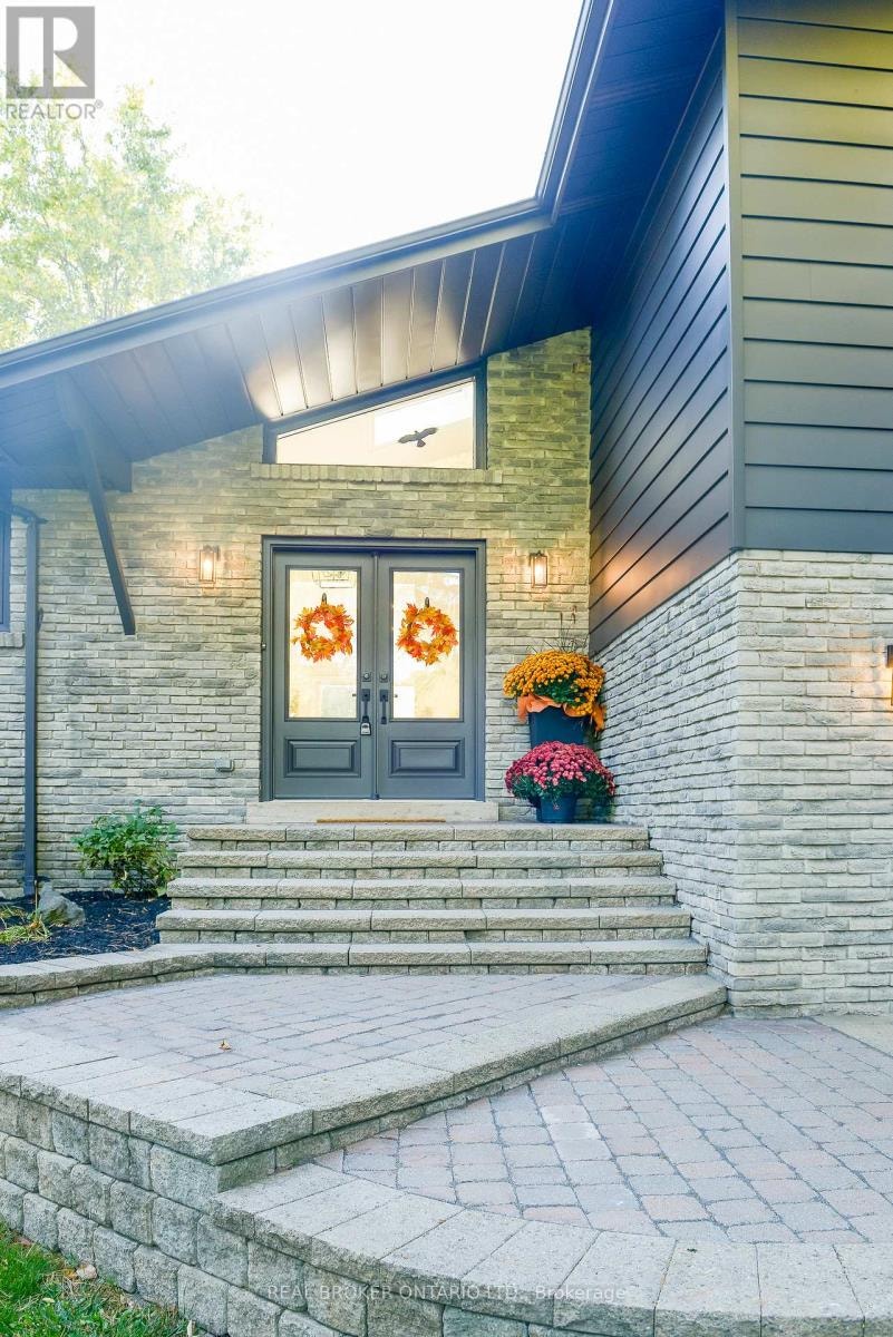 572 MAIN STREET Halton Hills (Glen Williams), Ontario 3