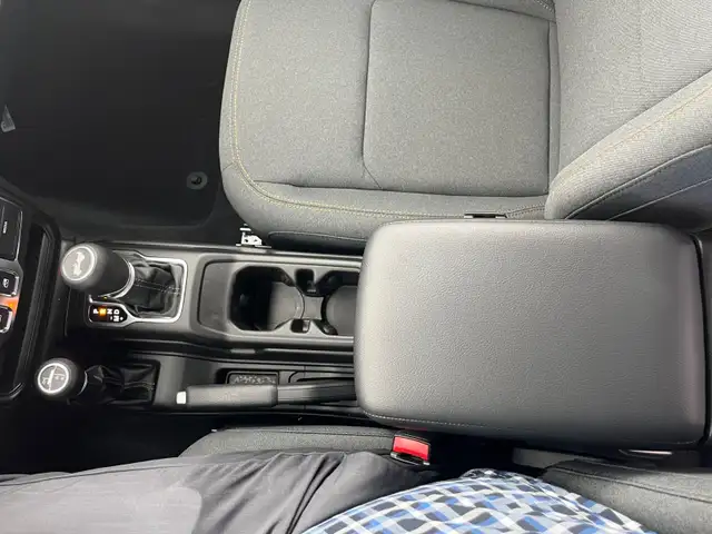 2025 Jeep Wrangler Sport 2 Door 4x4 in Cars & Trucks in Ottawa - Image 19