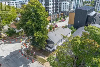 Now vacant & can accomodate a quick close! This prime North End Peninsula opportunity can be yours @...