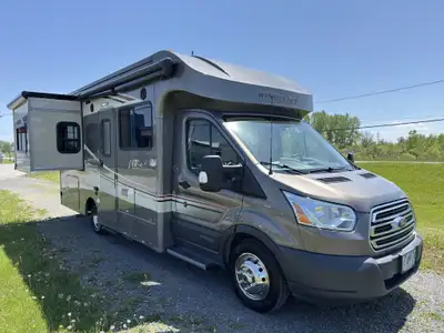 ***Consignation / Payez une seule taxe !!*** Superbe motorisé classe B+ 2017 Winnebago Fuse 23T avec...