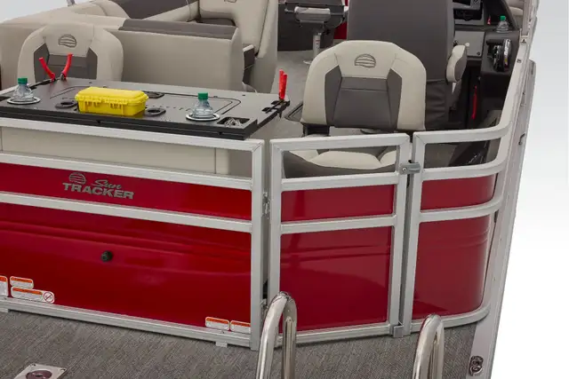 2026 Sun Tracker Fishin' Barge 22 XP3 TRITOON-pontoon boat in Powerboats & Motorboats in Vernon - Image 37