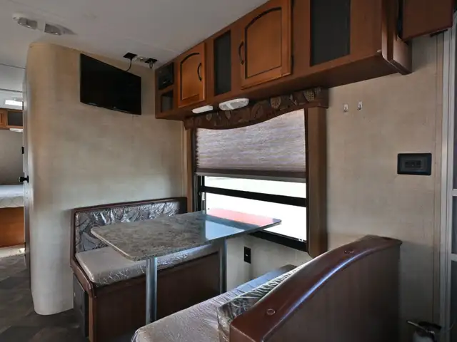 2013 Springdale 241 in Travel Trailers & Campers in St. Albert - Image 11
