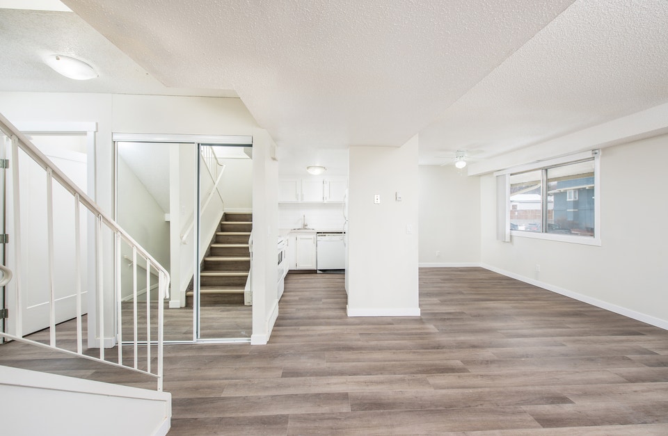 Sierra Gardens - 2 Bedroom Bi-level House for Rent 5