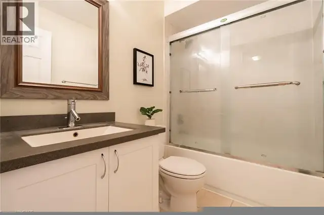 38 ARCHIBALD Mews Toronto, Ontario in Houses for Sale in City of Toronto - Image 40