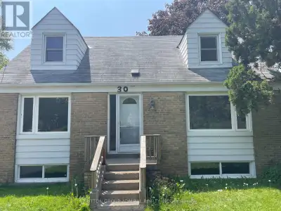 30 VONDA (MAIN FLOOR) AVENUE Toronto (Willowdale East), Ontario