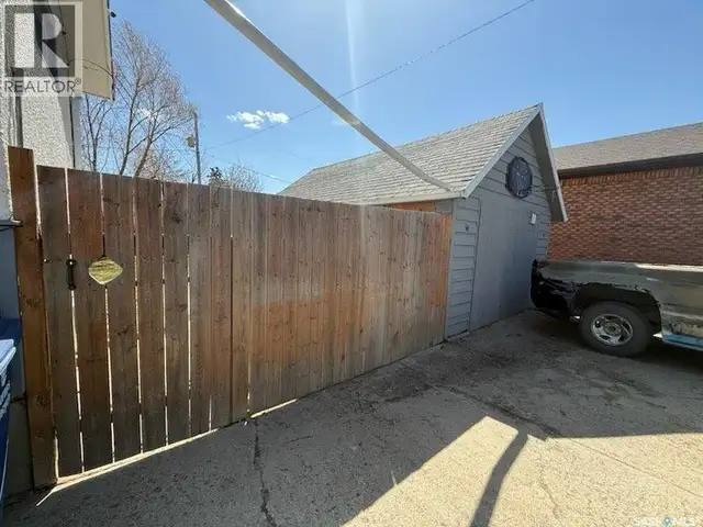 113 4th AVENUE E Kindersley, Saskatchewan in Houses for Sale in Saskatoon - Image 37