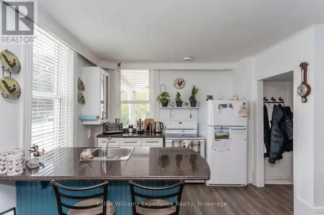 20 YONGE STREET S Springwater (Elmvale), Ontario62863318219395122