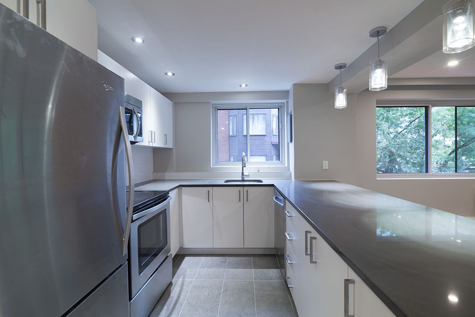 3421 Rue Drummond — photo 3