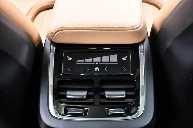 2023 Volvo V604976790582971801611