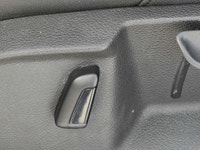 LOW KMS! E-GOLF, EV, FULLY LOADED, LEATHER INTERIOR, HEATED SEATS, PUSH BUTTON START, BACKUP CAMERA... (image 9)