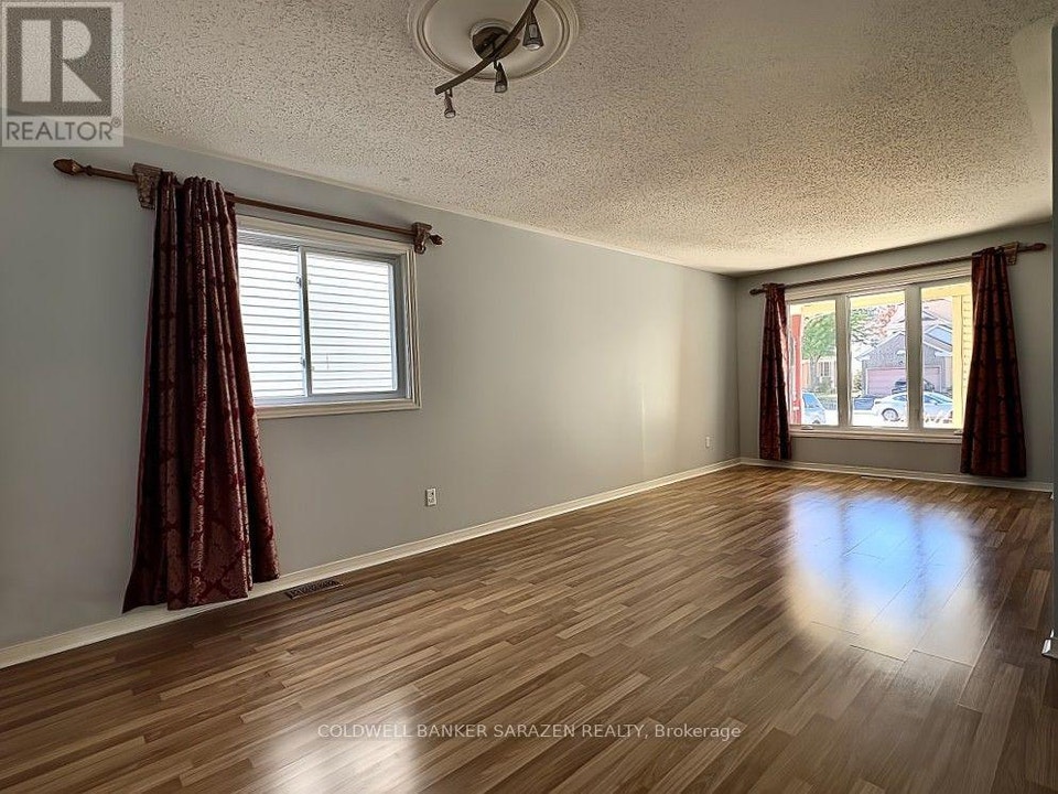 1919 ORCHARDVIEW AVENUE Ottawa, Ontario 4