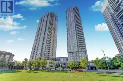 Newly painted Luxury Corner condo with 2 Bedrooms + Den, 2 Full Bath, 1 Parking spot & 1 Locker, Spl...