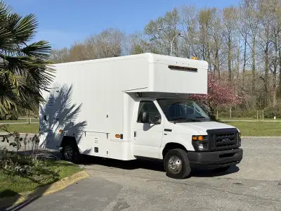 This 2012 Ford Econoline E-450 Super Duty service cube van is powered by a 5.4L V8 paired with an au...