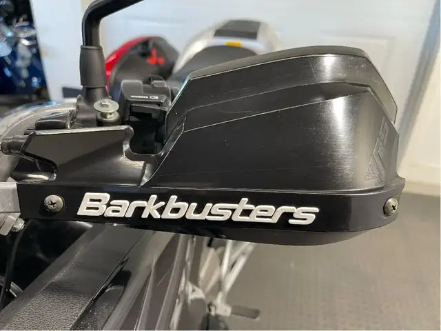 2008 Honda Varadero CLEAN BIKE/CERTIFIED/GIVI SADDLEBAGS/FINANCE in Sport Touring in North Bay - Image 21