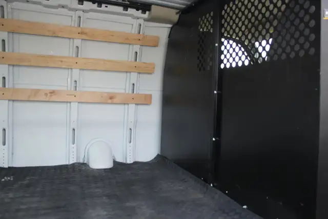 2023 GMC Savana Cargo Base in Cars & Trucks in Comox / Courtenay / Cumberland - Image 14