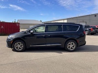 This Chrysler Pacifica has a dependable Gas V-6 3.6 L engine powering this Automatic transmission. W... (image 9)