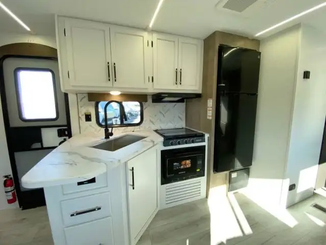 2025 Keystone RV Springdale 310BR in Travel Trailers & Campers in Bedford - Image 13