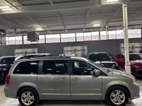 **MONTH-END SPECIAL!** FEATURING : STOW&GO SEATING, 7 PASSENGER SEATING, V6 POWERED, FLEXFUEL, REAR... (image 2)