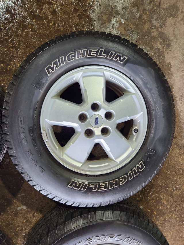 235 70 16 - WHEELS - ALL SEASON - FORD ESCAPE in Tires & Rims in Kitchener / Waterloo - Image 2
