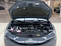 Local accident-free trade with only 4,99KM! This Toyota Prius Plug-In Hybrid delivers a Gas/Electric... (image 8)