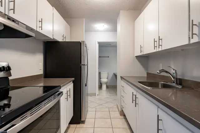 Spring Garden - Bachelor available at 5770 Spring Garden Road, H in Long Term Rentals in City of Halifax - Image 12