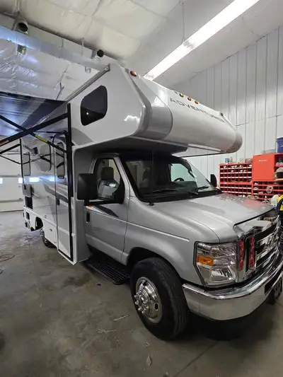 ONLY $82,980 – Save BIG vs New! Located at Fraserway RV Cookstown – serving Toronto, Barrie, Vaughan...