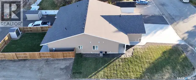 99A Semple STREET Outlook, Saskatchewan in Houses for Sale in Swift Current - Image 4
