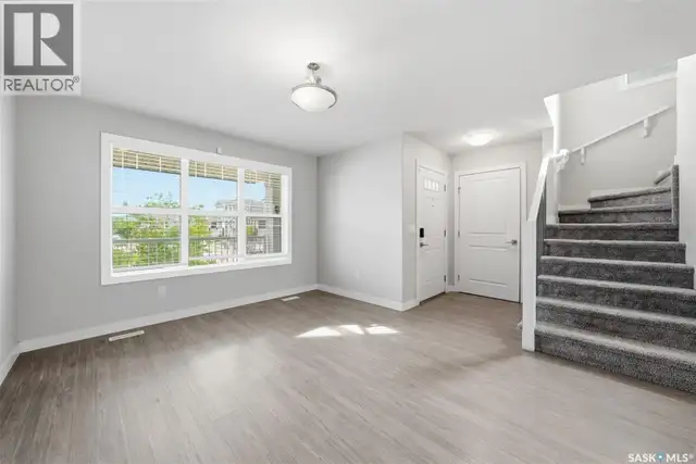 139 Stilling MEWS Saskatoon, Saskatchewan in Houses for Sale in Saskatoon - Image 3