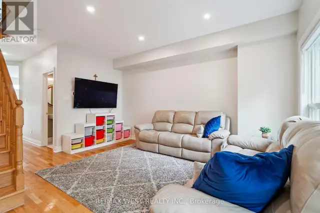 10 LORING DOOLITTLE COURT Aurora (Aurora Village), Ontario63005669486851121